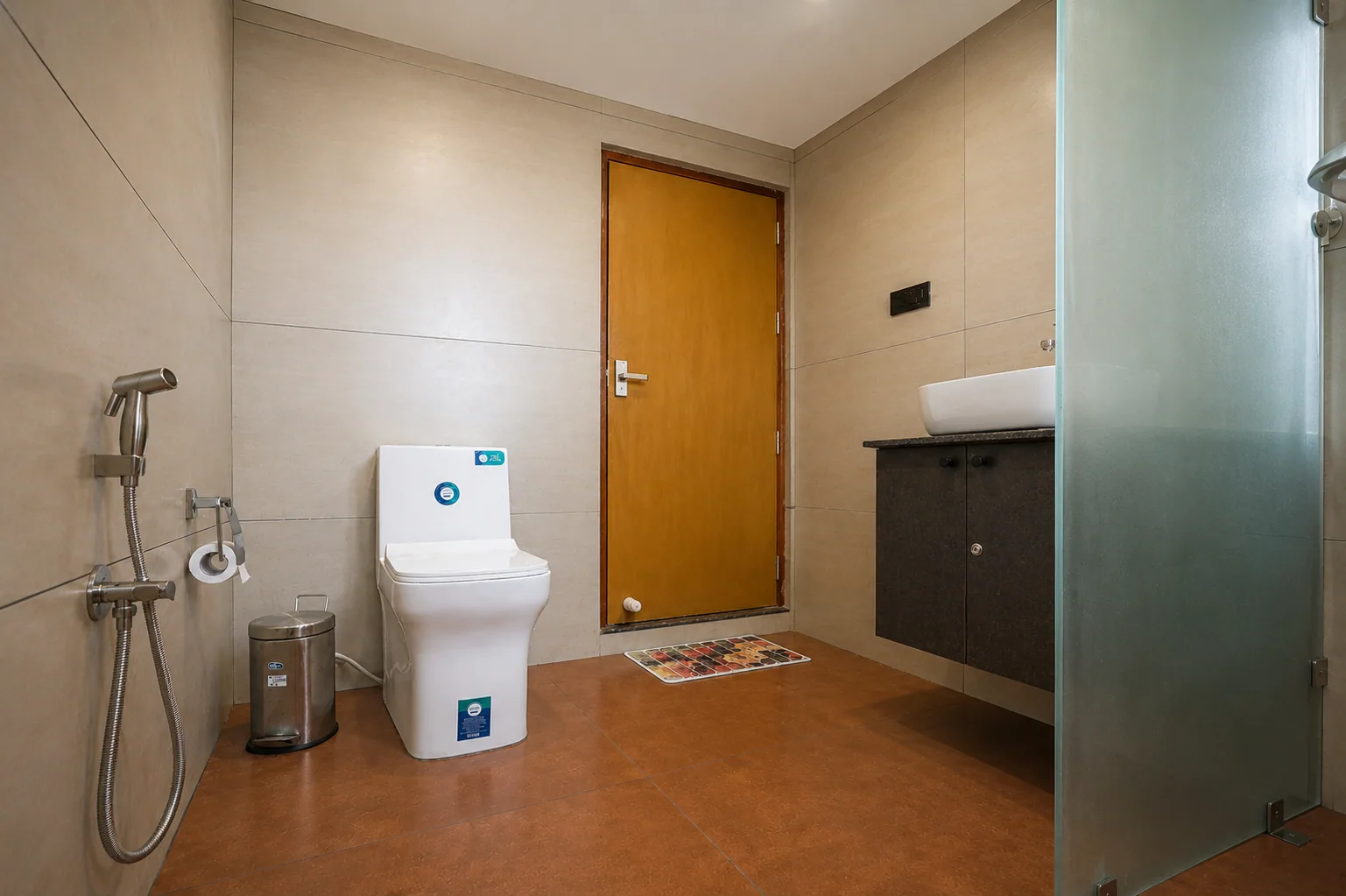 Attached bathroom, common to both room categories