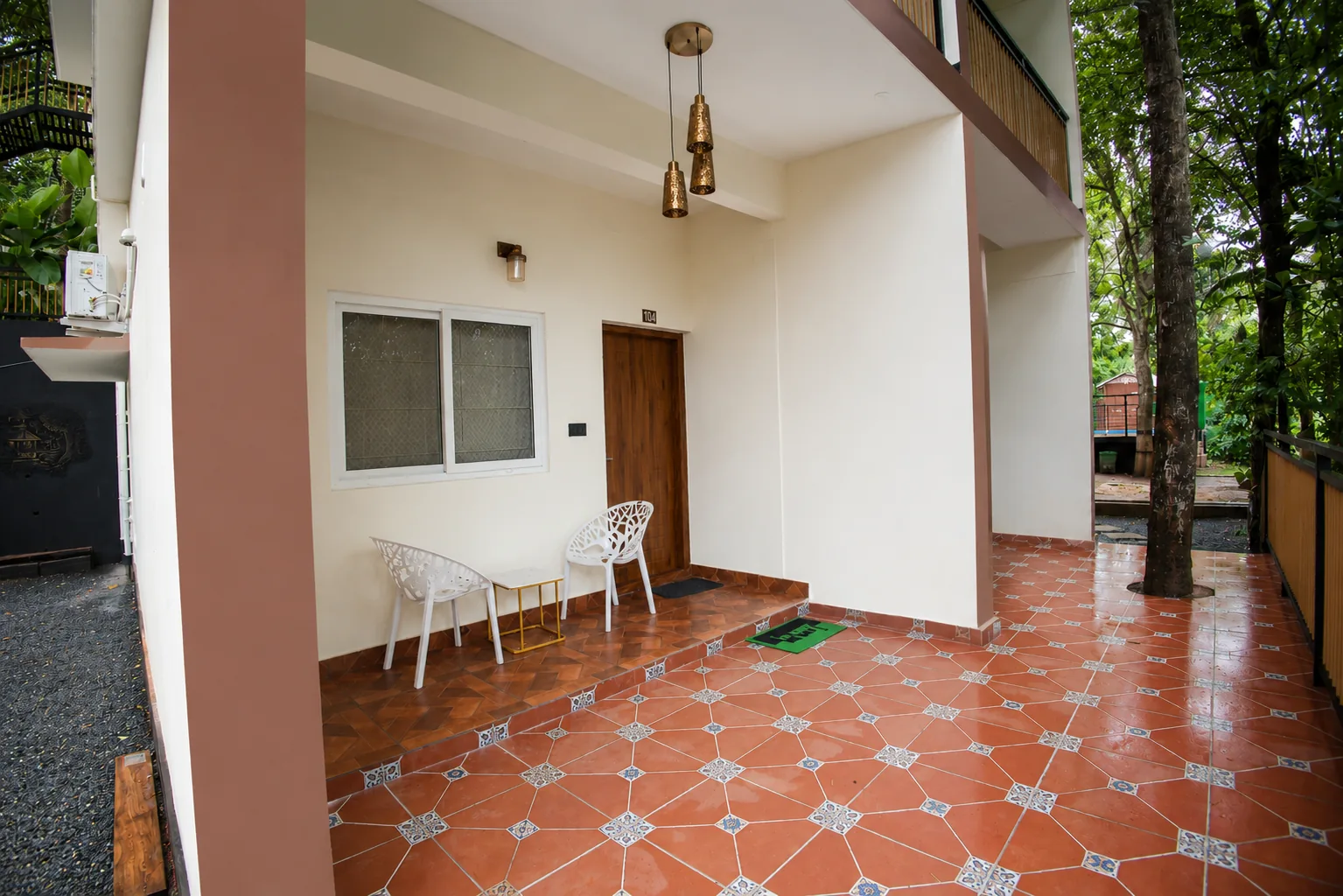 Guest room porch